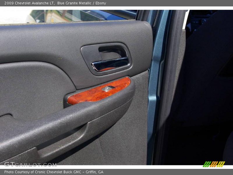 Blue Granite Metallic / Ebony 2009 Chevrolet Avalanche LT
