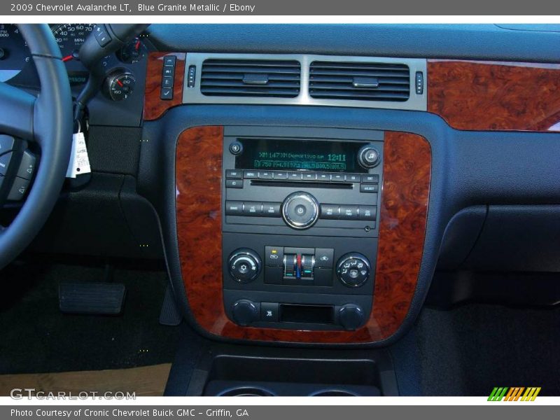 Blue Granite Metallic / Ebony 2009 Chevrolet Avalanche LT