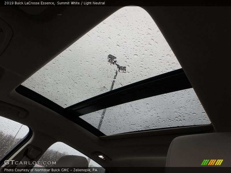Summit White / Light Neutral 2019 Buick LaCrosse Essence