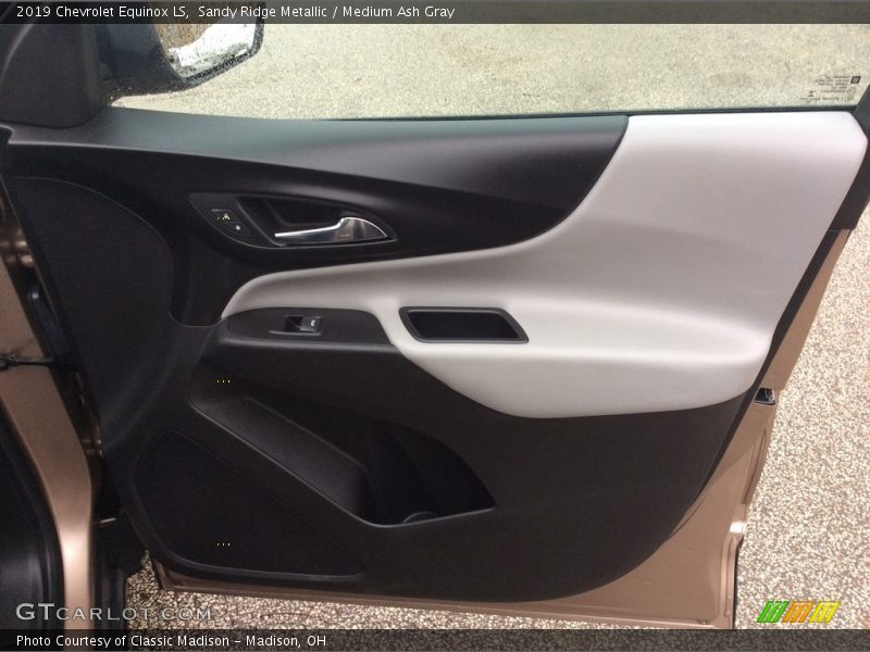 Sandy Ridge Metallic / Medium Ash Gray 2019 Chevrolet Equinox LS