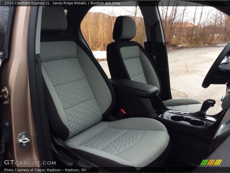Sandy Ridge Metallic / Medium Ash Gray 2019 Chevrolet Equinox LS