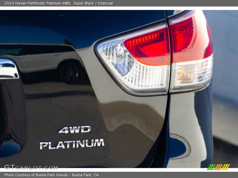 Super Black / Charcoal 2014 Nissan Pathfinder Platinum AWD