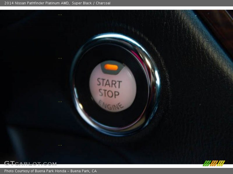 Super Black / Charcoal 2014 Nissan Pathfinder Platinum AWD