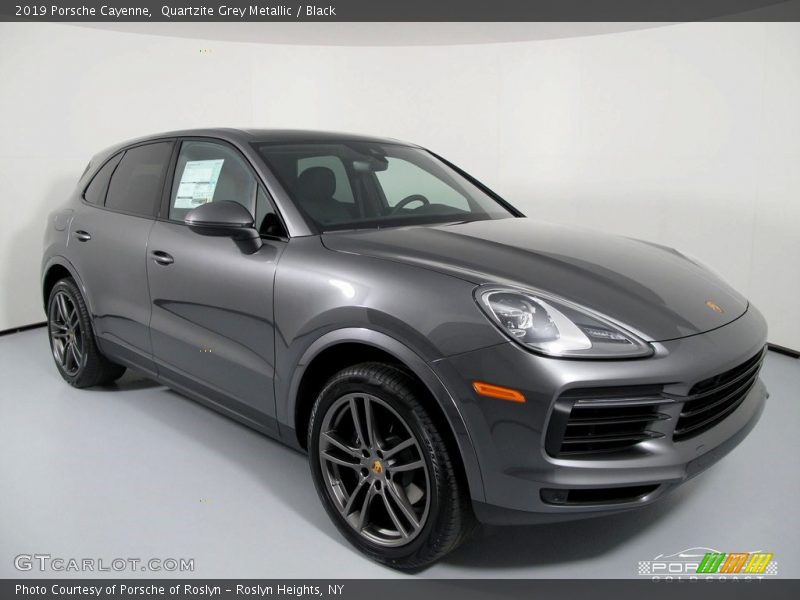 Quartzite Grey Metallic / Black 2019 Porsche Cayenne