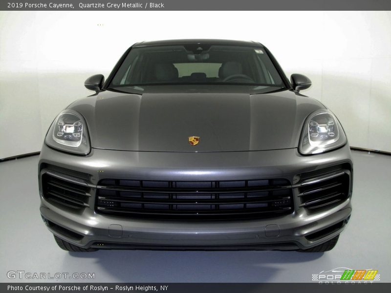 Quartzite Grey Metallic / Black 2019 Porsche Cayenne