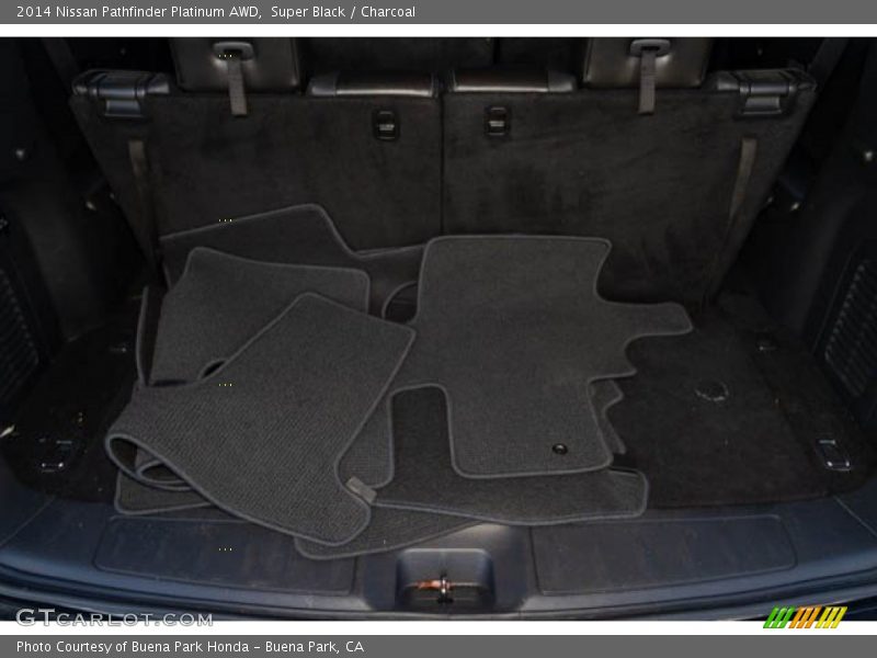 Super Black / Charcoal 2014 Nissan Pathfinder Platinum AWD