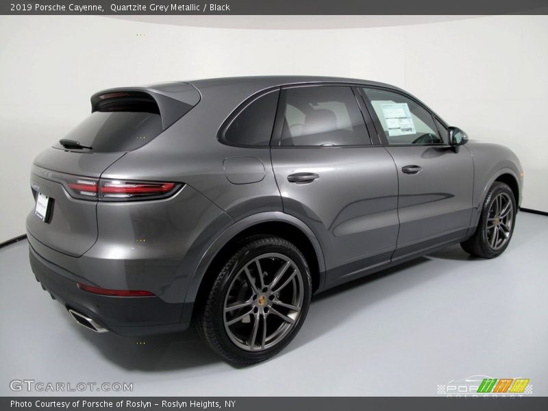 Quartzite Grey Metallic / Black 2019 Porsche Cayenne