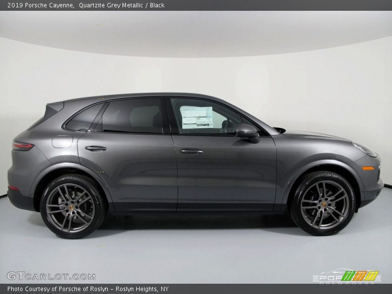 Quartzite Grey Metallic / Black 2019 Porsche Cayenne