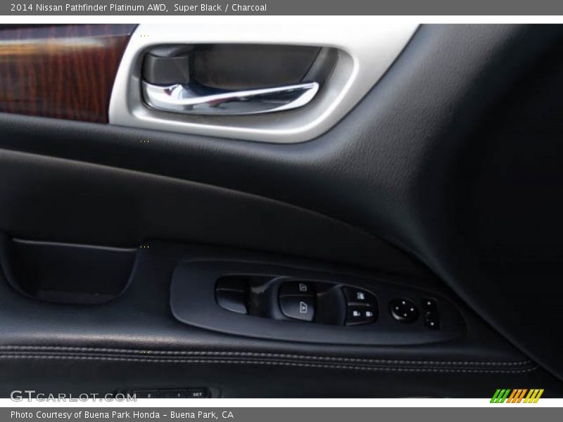 Super Black / Charcoal 2014 Nissan Pathfinder Platinum AWD