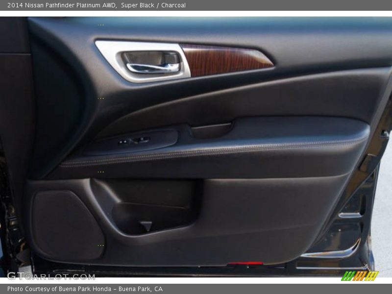 Super Black / Charcoal 2014 Nissan Pathfinder Platinum AWD