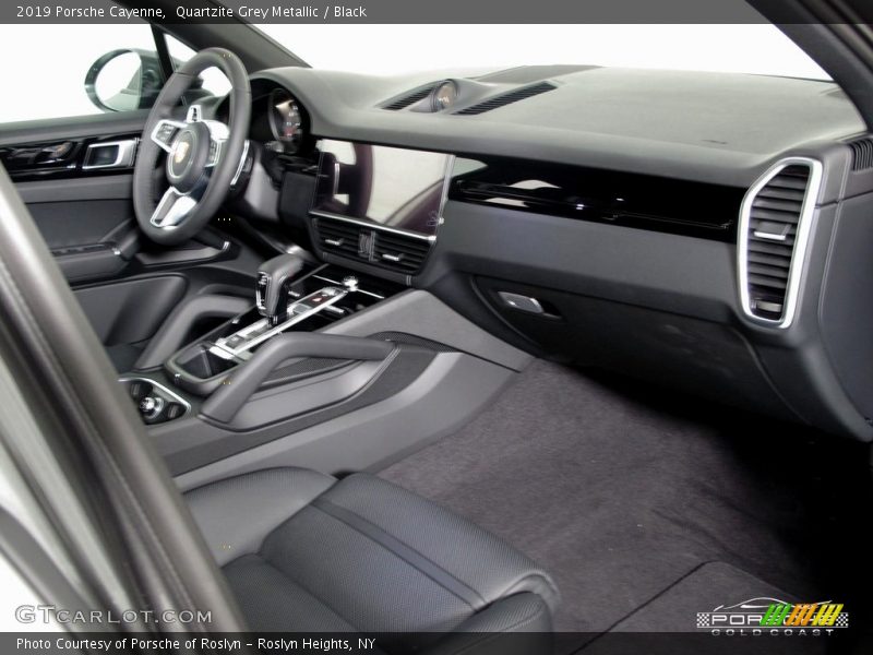 Quartzite Grey Metallic / Black 2019 Porsche Cayenne