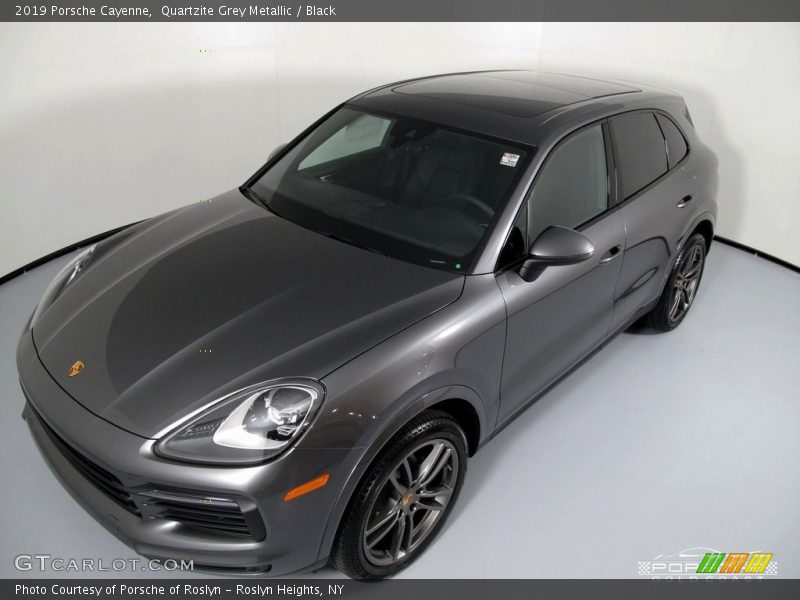 Quartzite Grey Metallic / Black 2019 Porsche Cayenne