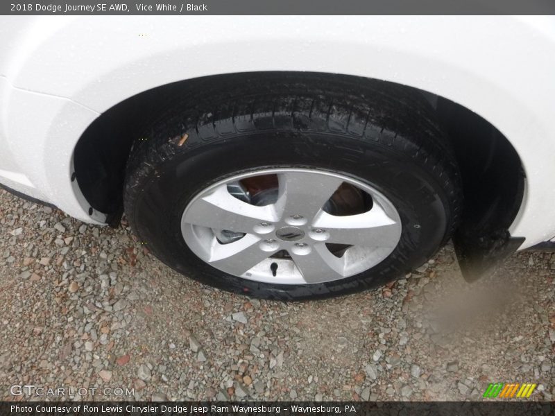 Vice White / Black 2018 Dodge Journey SE AWD