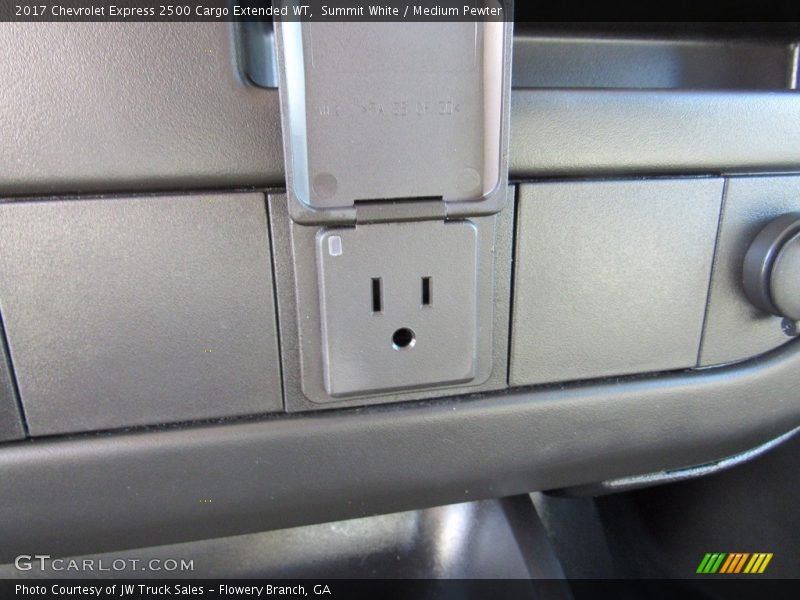 Summit White / Medium Pewter 2017 Chevrolet Express 2500 Cargo Extended WT