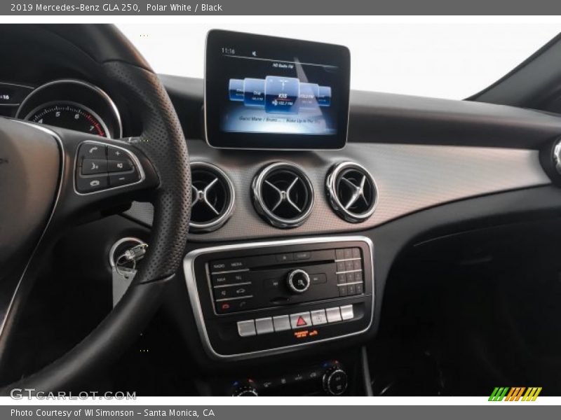 Polar White / Black 2019 Mercedes-Benz GLA 250