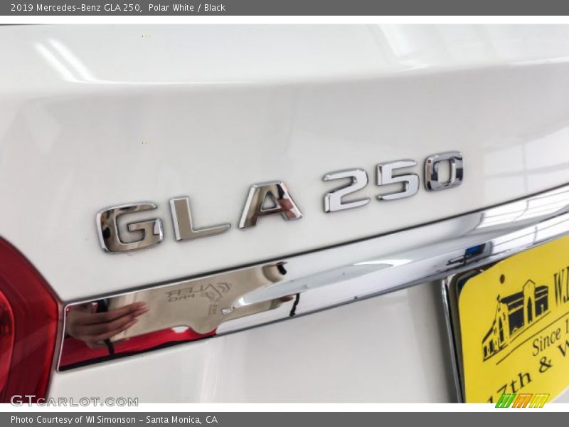 Polar White / Black 2019 Mercedes-Benz GLA 250
