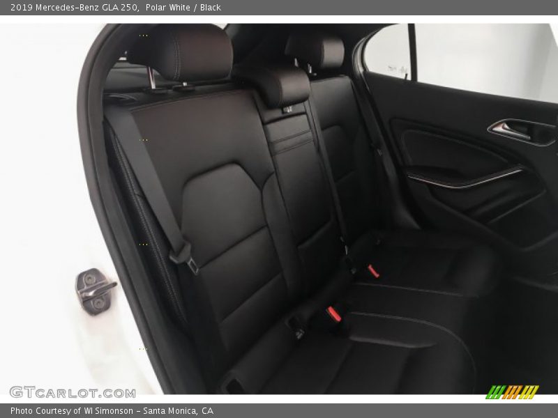 Polar White / Black 2019 Mercedes-Benz GLA 250