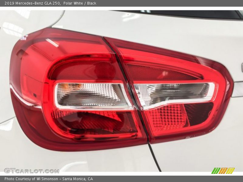 Polar White / Black 2019 Mercedes-Benz GLA 250