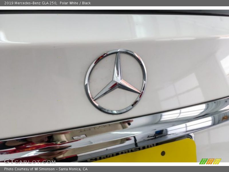 Polar White / Black 2019 Mercedes-Benz GLA 250