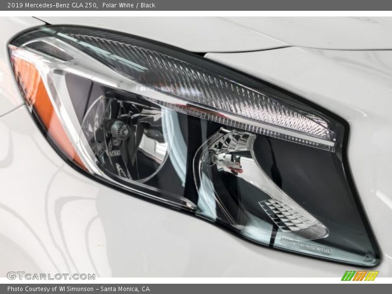 Polar White / Black 2019 Mercedes-Benz GLA 250
