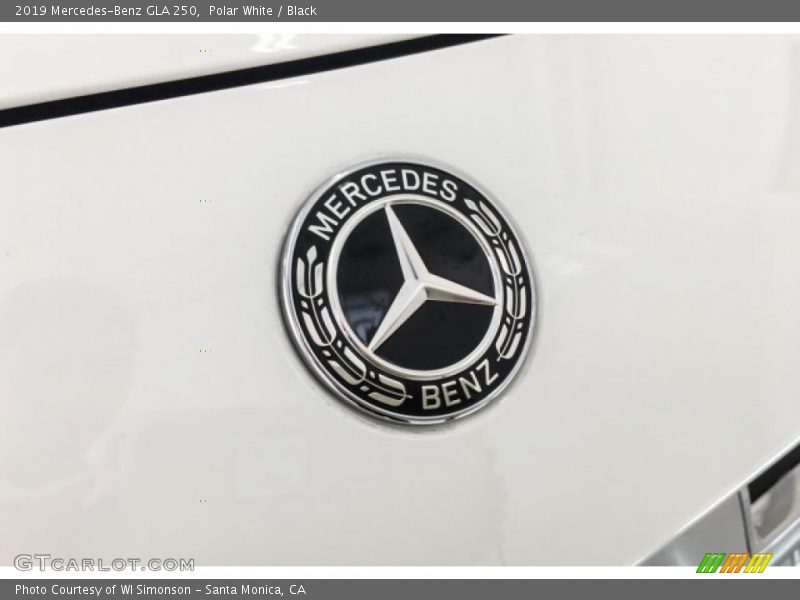 Polar White / Black 2019 Mercedes-Benz GLA 250