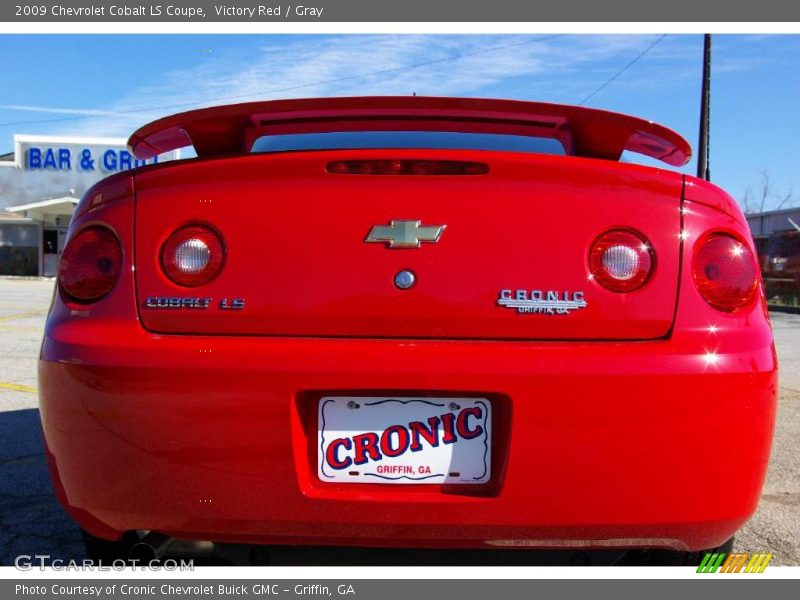 Victory Red / Gray 2009 Chevrolet Cobalt LS Coupe