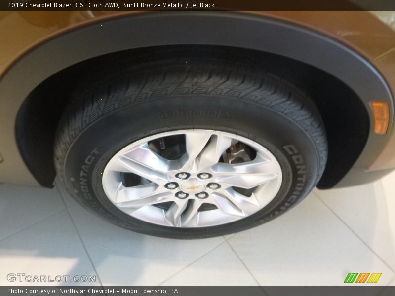 Sunlit Bronze Metallic / Jet Black 2019 Chevrolet Blazer 3.6L Cloth AWD