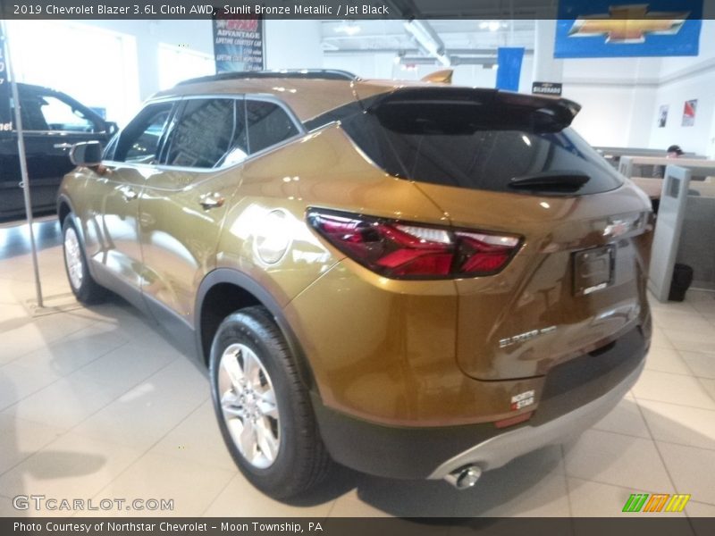 Sunlit Bronze Metallic / Jet Black 2019 Chevrolet Blazer 3.6L Cloth AWD