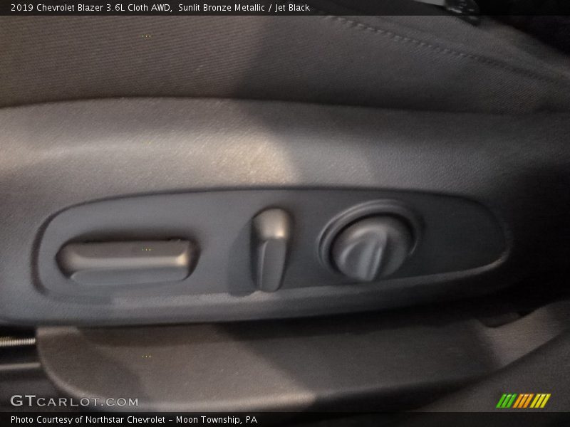 Sunlit Bronze Metallic / Jet Black 2019 Chevrolet Blazer 3.6L Cloth AWD