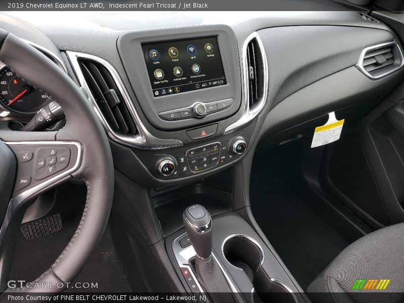 Iridescent Pearl Tricoat / Jet Black 2019 Chevrolet Equinox LT AWD