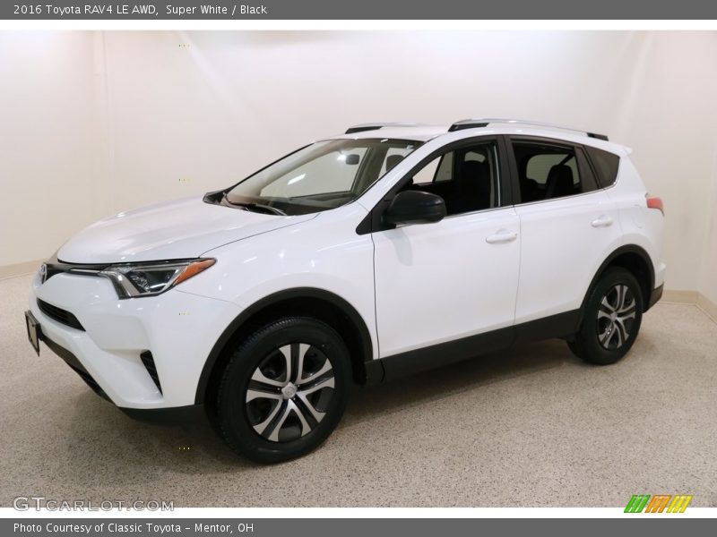 Super White / Black 2016 Toyota RAV4 LE AWD