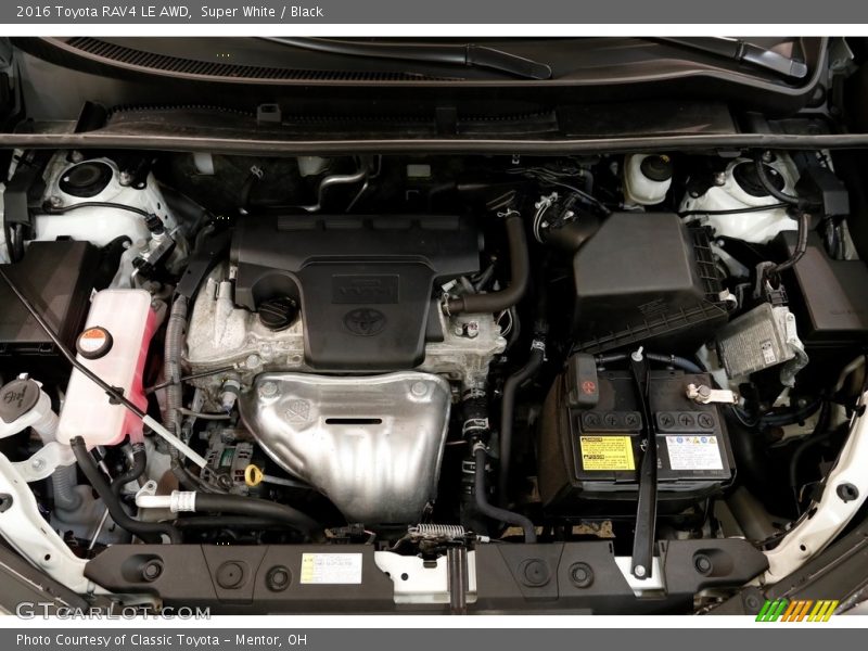 Super White / Black 2016 Toyota RAV4 LE AWD