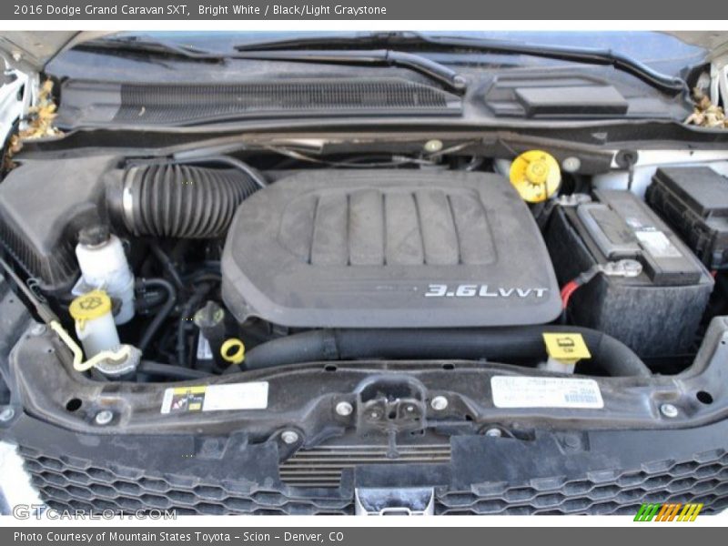 Bright White / Black/Light Graystone 2016 Dodge Grand Caravan SXT