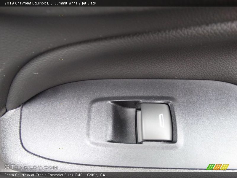 Summit White / Jet Black 2019 Chevrolet Equinox LT
