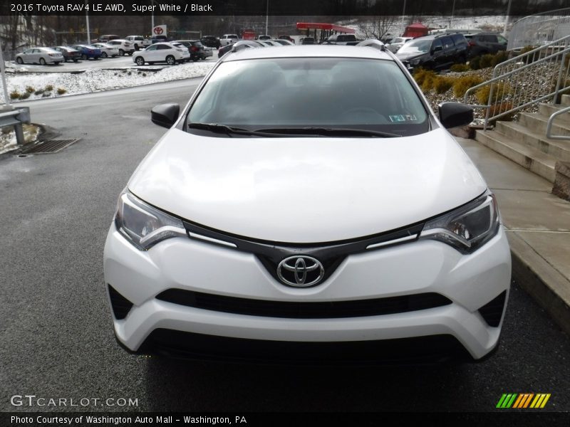 Super White / Black 2016 Toyota RAV4 LE AWD