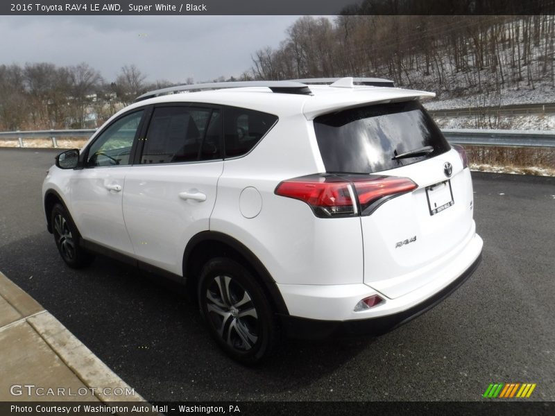Super White / Black 2016 Toyota RAV4 LE AWD