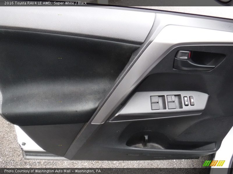 Super White / Black 2016 Toyota RAV4 LE AWD