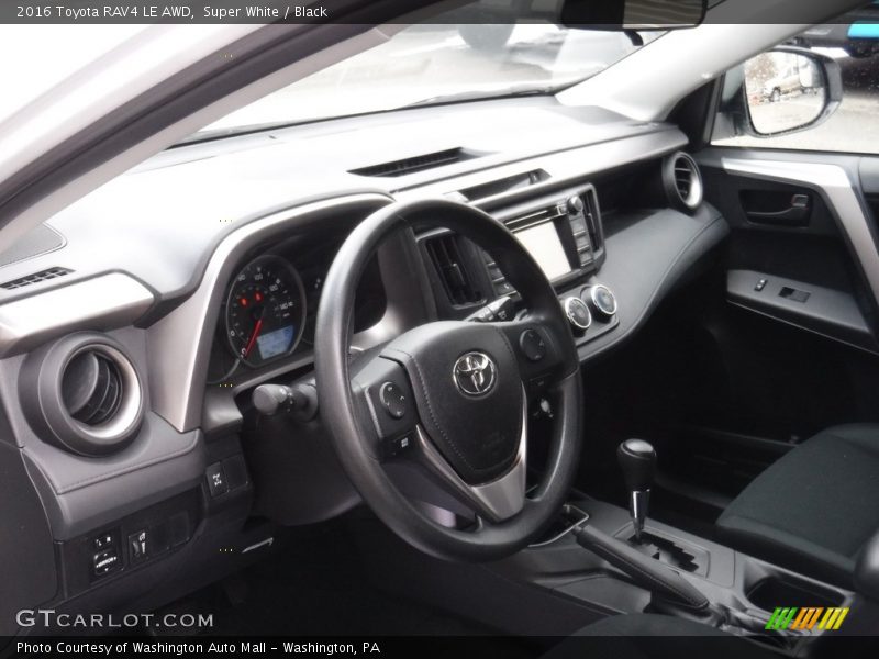 Super White / Black 2016 Toyota RAV4 LE AWD