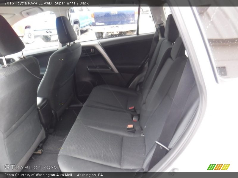 Super White / Black 2016 Toyota RAV4 LE AWD