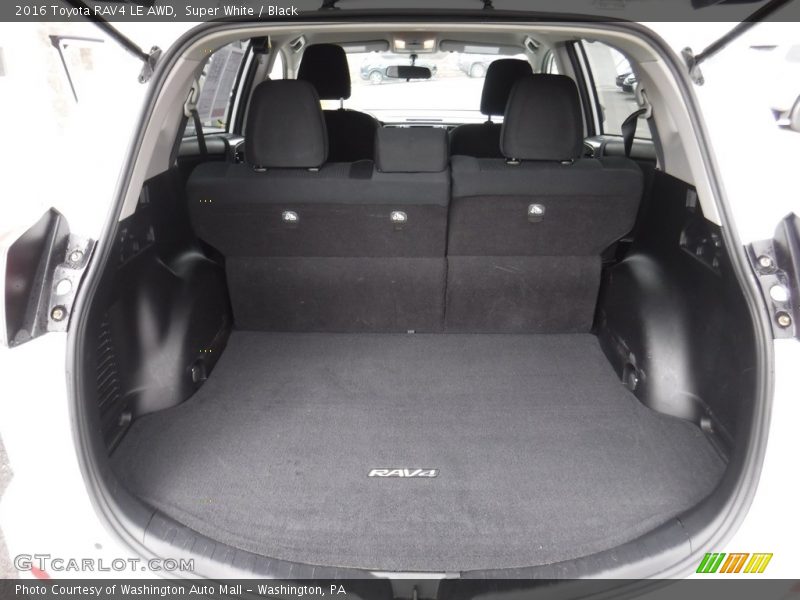 Super White / Black 2016 Toyota RAV4 LE AWD