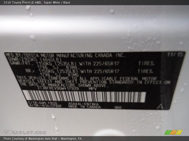Super White / Black 2016 Toyota RAV4 LE AWD