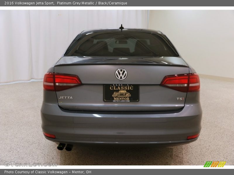 Platinum Grey Metallic / Black/Ceramique 2016 Volkswagen Jetta Sport