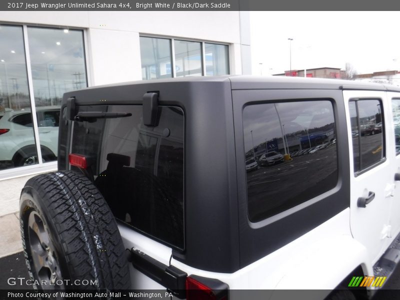 Bright White / Black/Dark Saddle 2017 Jeep Wrangler Unlimited Sahara 4x4