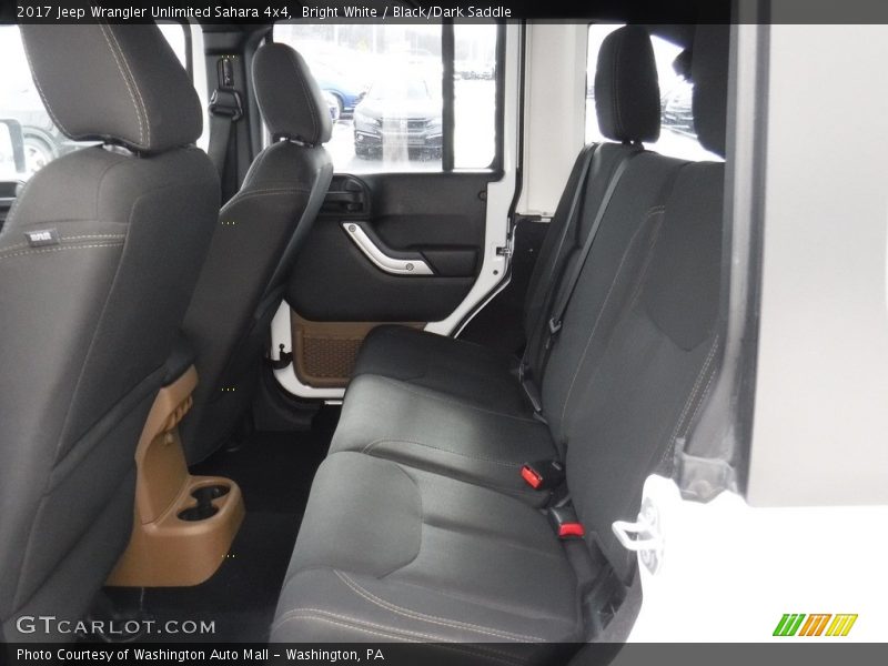 Bright White / Black/Dark Saddle 2017 Jeep Wrangler Unlimited Sahara 4x4