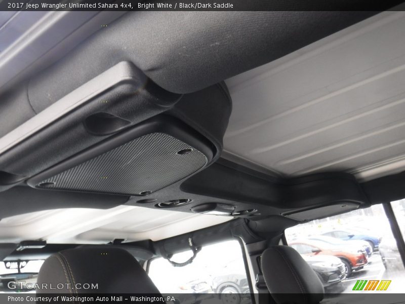Bright White / Black/Dark Saddle 2017 Jeep Wrangler Unlimited Sahara 4x4