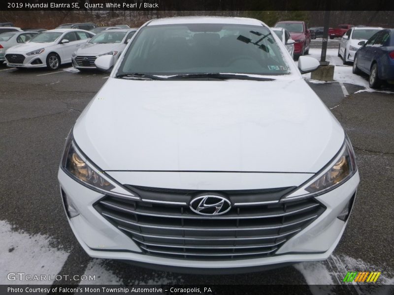Quartz White Pearl / Black 2019 Hyundai Elantra SE
