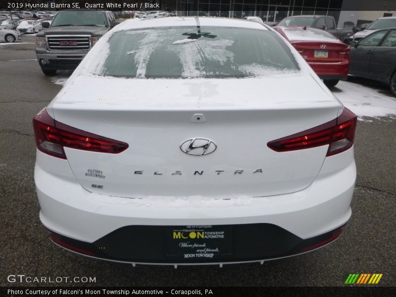 Quartz White Pearl / Black 2019 Hyundai Elantra SE