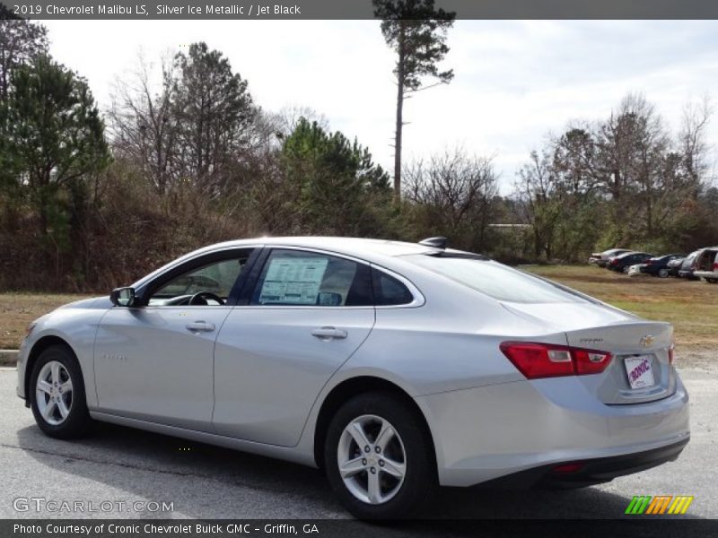 Silver Ice Metallic / Jet Black 2019 Chevrolet Malibu LS