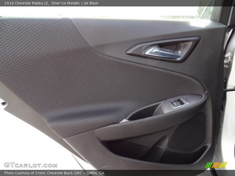 Silver Ice Metallic / Jet Black 2019 Chevrolet Malibu LS