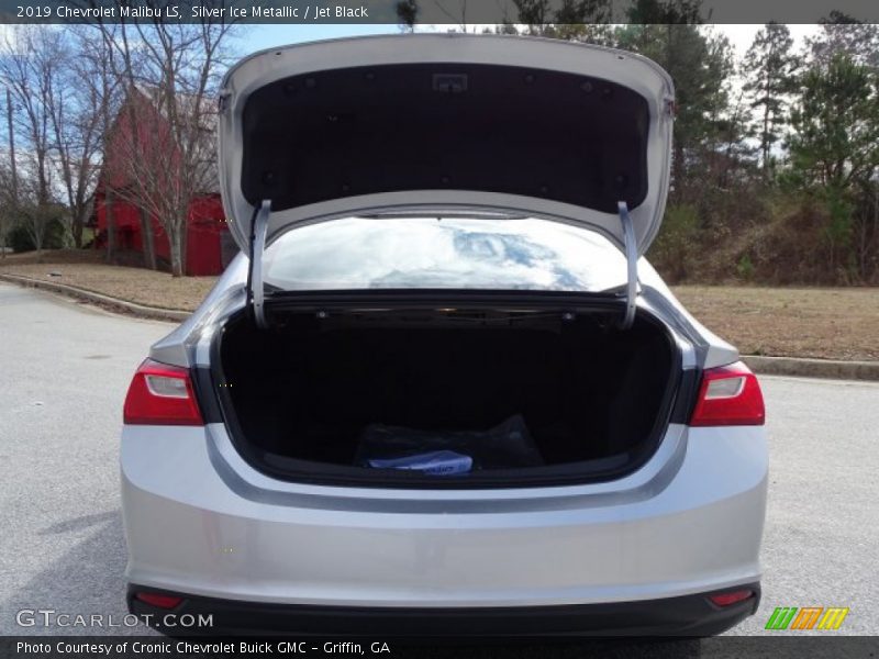 Silver Ice Metallic / Jet Black 2019 Chevrolet Malibu LS